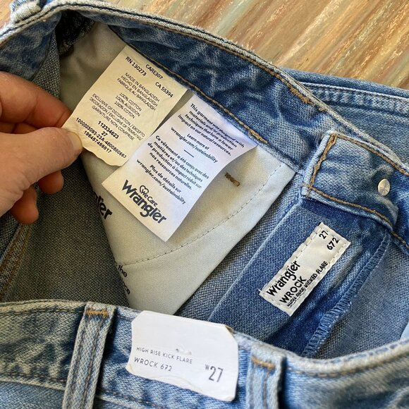 Wrangler High Rise Kick Flare Jeans Light Wash Raw Hem NWT Wrock 672 - Picture 4 of 6